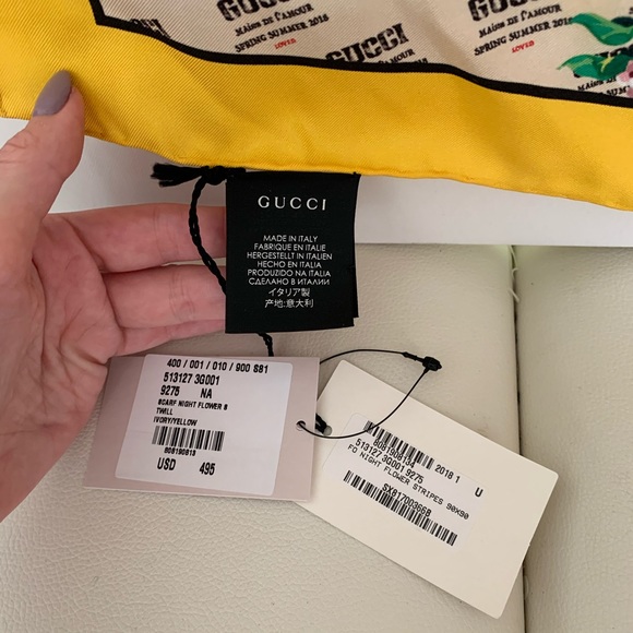 💫NWT Gucci Yellow Flower Print Scarf 513127 9275 - Picture 4 of 7